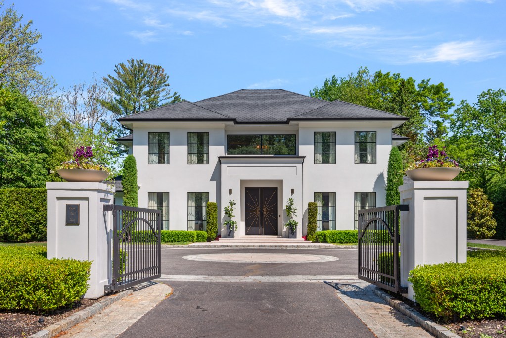 Exquisite Home in Glen Head, NY. Luxury Real Estate Photography Osman Photographics